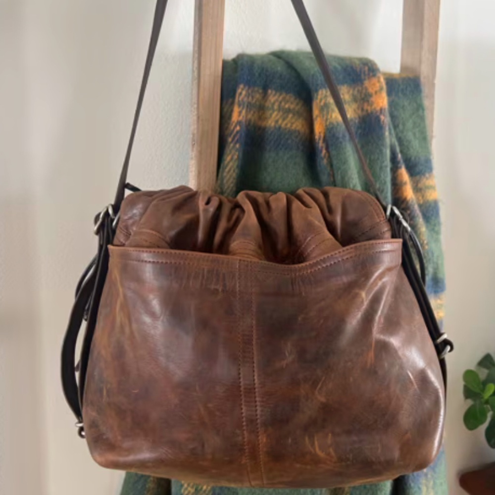Handcrafted Brown Leather Shoulder Bag - Classic Women borough